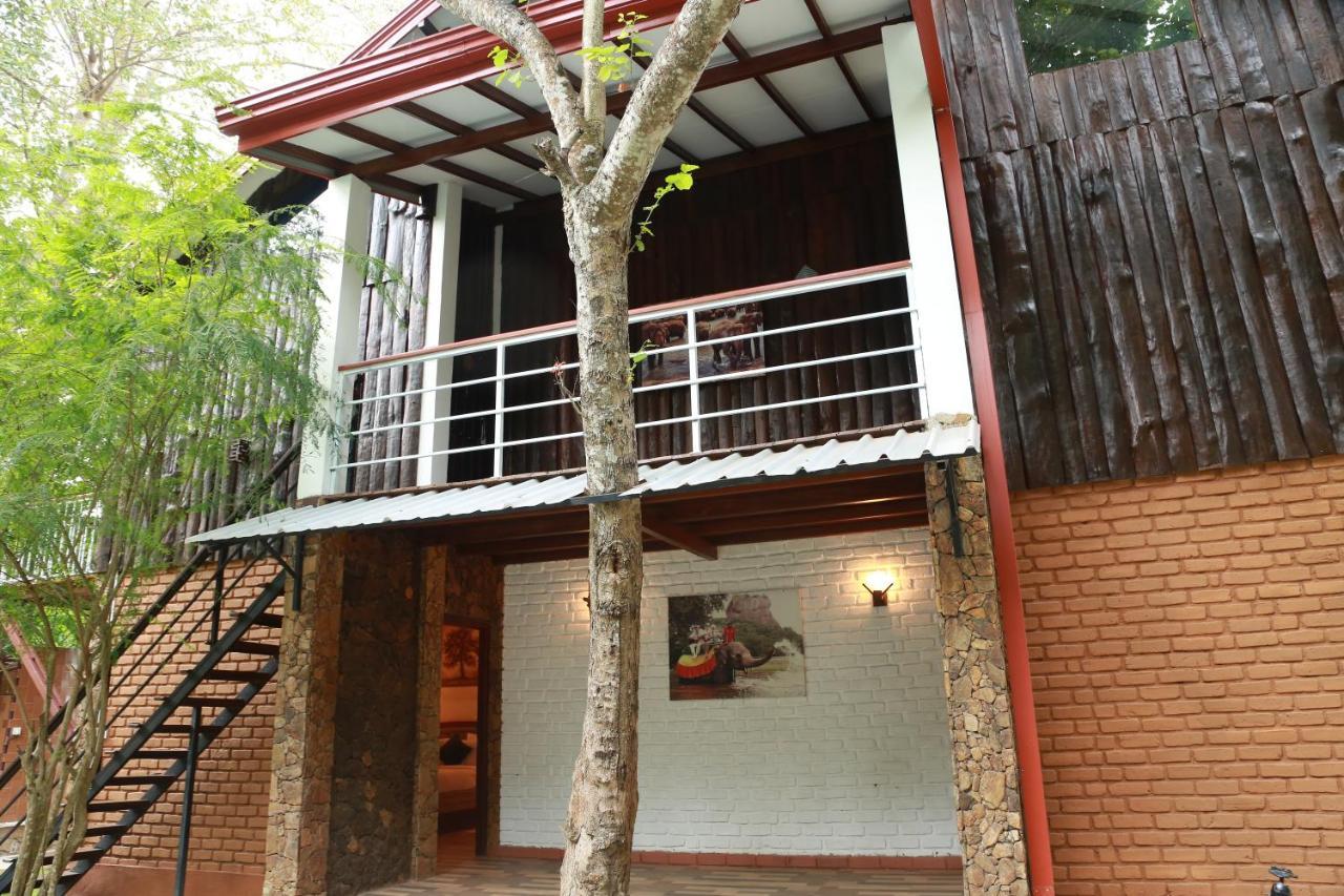 Tepraas Sigiriya Hotel Exterior photo